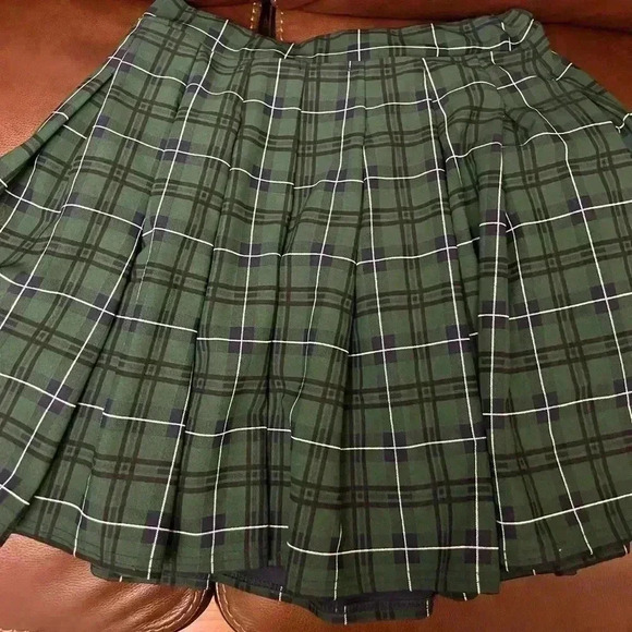 Pretty Little Thing PLT Green Check Tennis Side Split Mini Skirt 12 - Picture 5 of 6